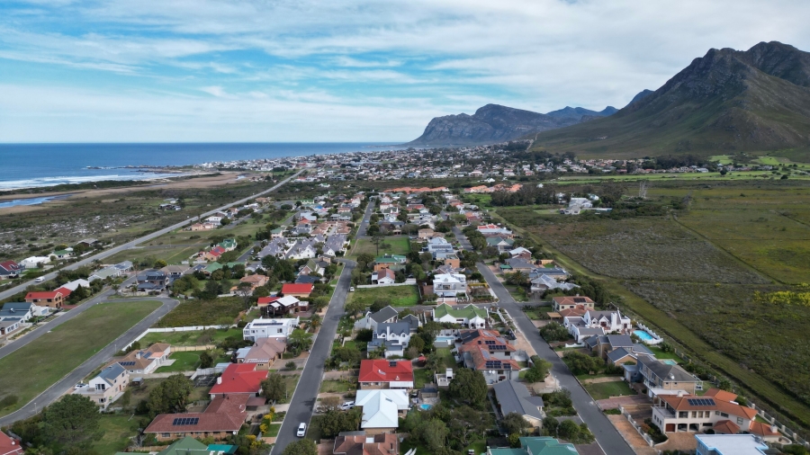 3 Bedroom Property for Sale in Heuningkloof Western Cape